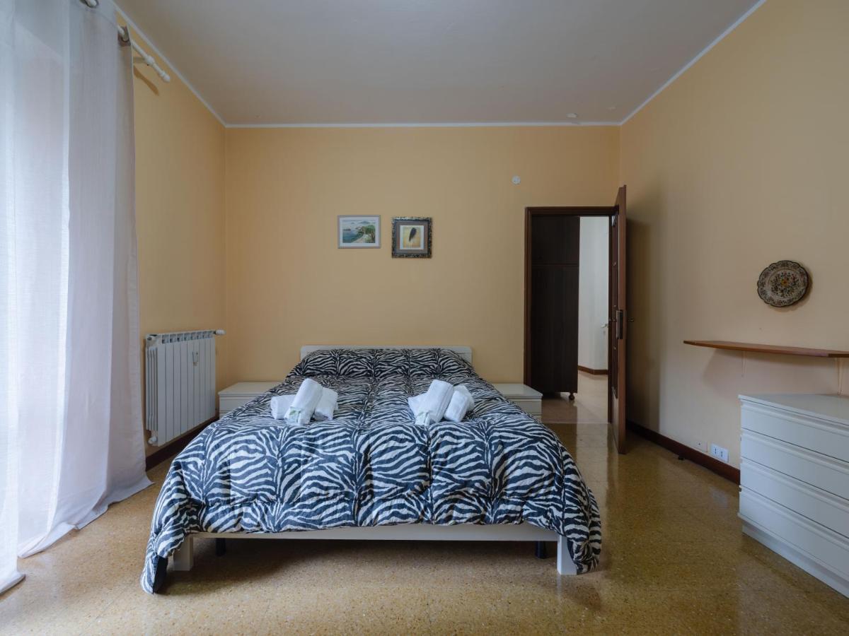 Casa Di Maty - Cozy Apartment With Balcony ลาสเปเซีย ภายนอก รูปภาพ